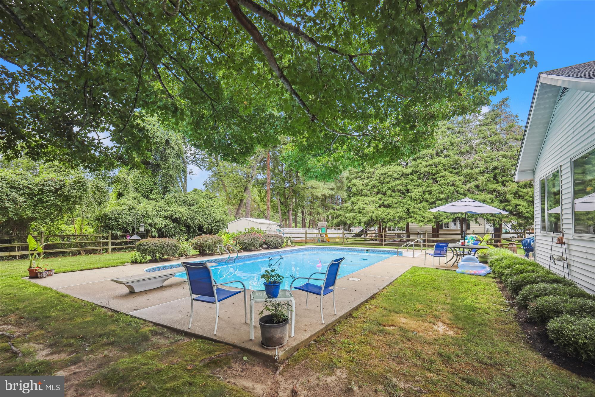 110 W OAK AVENUE