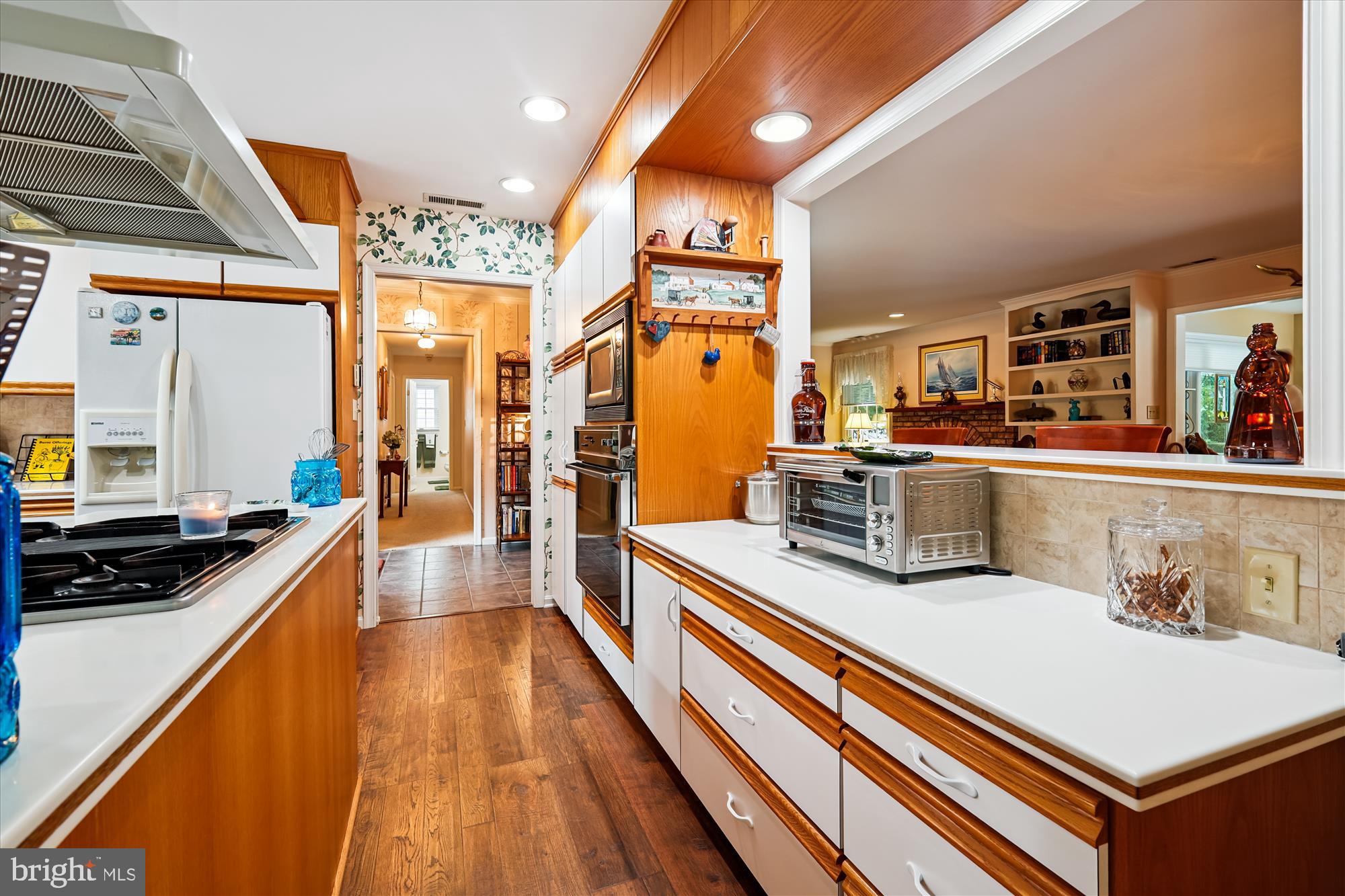 110 W OAK AVENUE