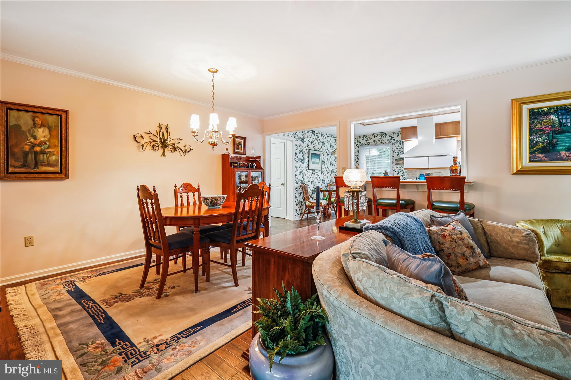 110 W OAK AVENUE