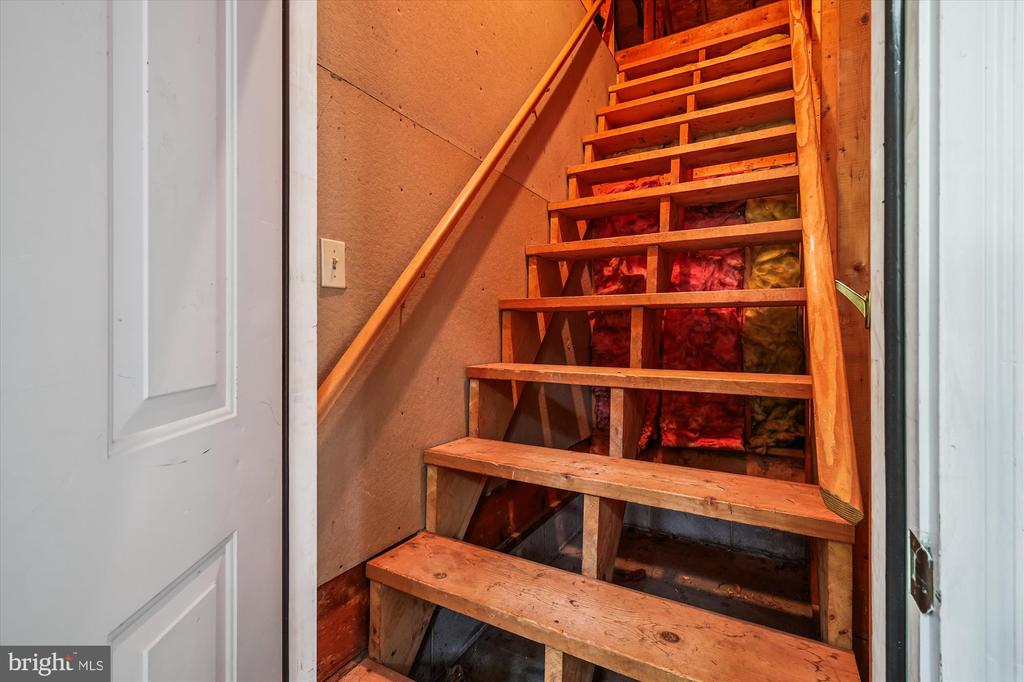 110 W OAK AVENUE