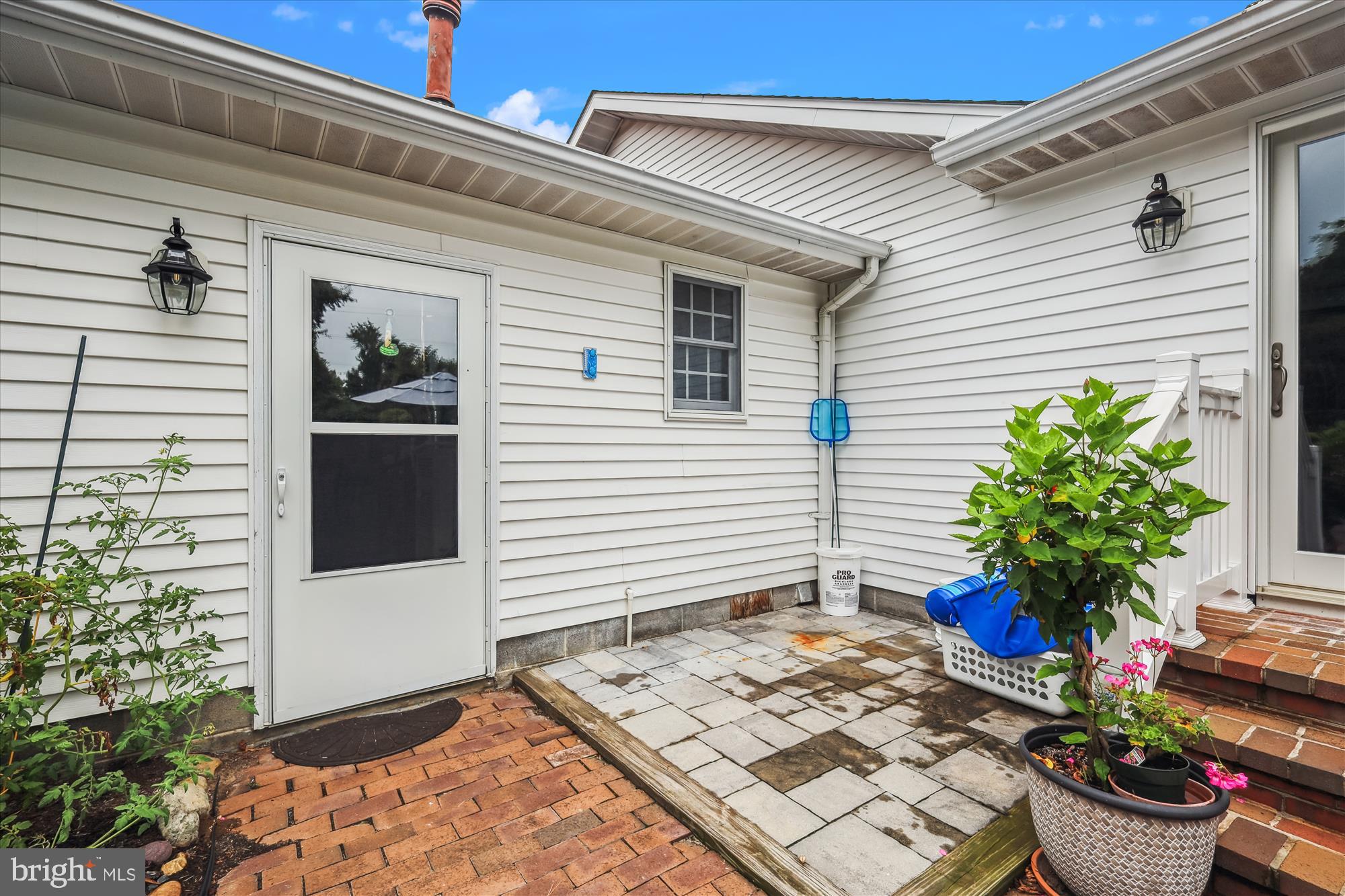 110 W OAK AVENUE