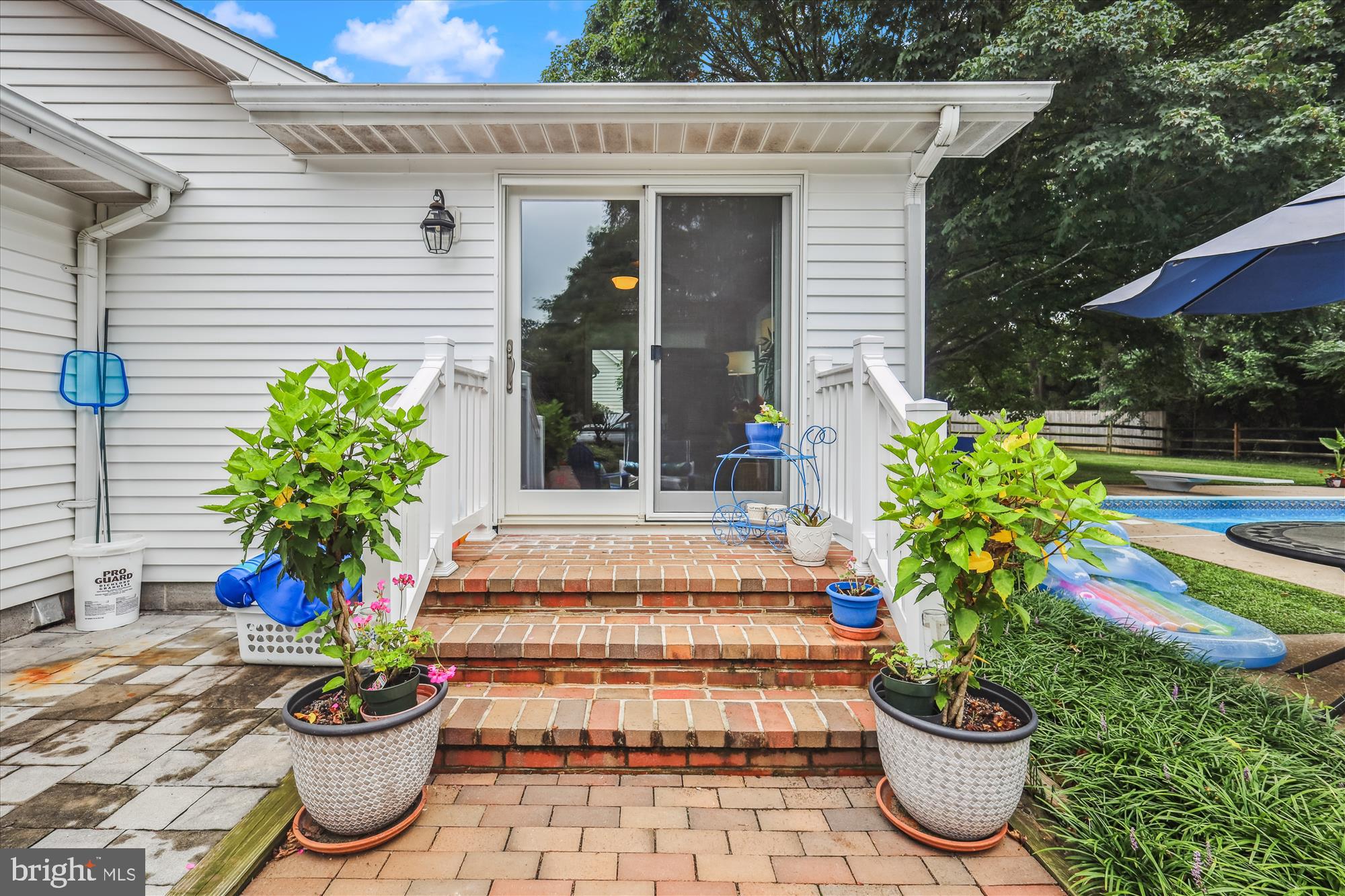 110 W OAK AVENUE