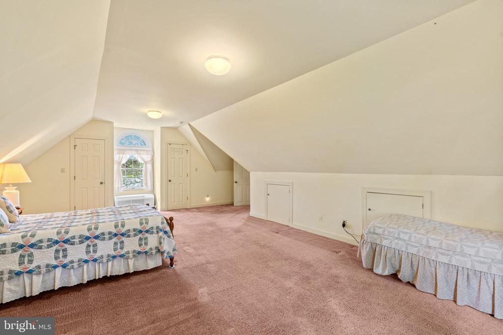9190 Pennywhistle Dr