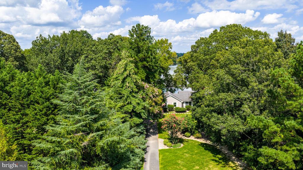 7761 WOODLAND CIRCLE