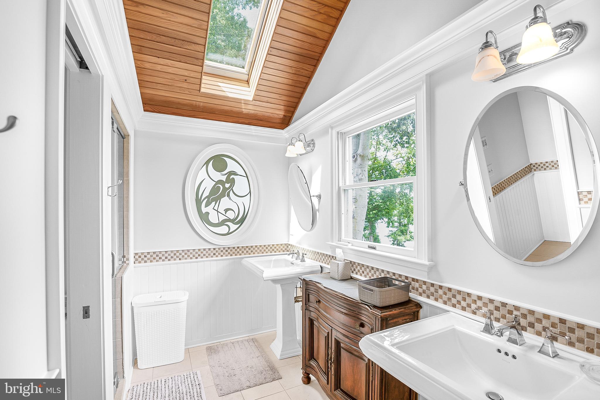 7761 WOODLAND CIRCLE