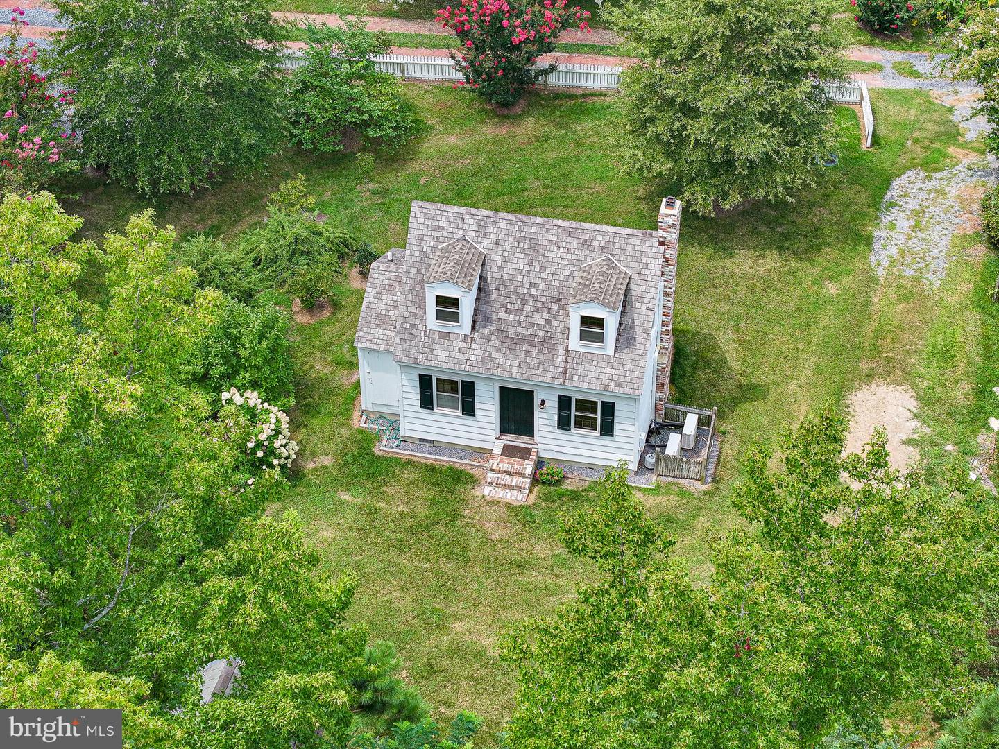 6985 Lindsay Ln