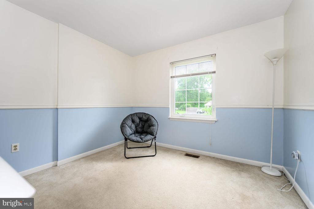 7347 Shirley Dr