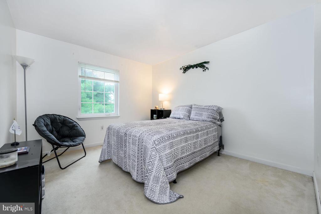 7347 Shirley Dr