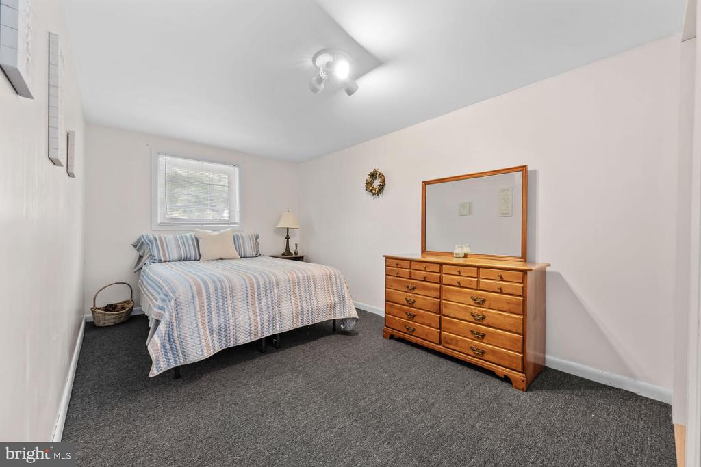 7347 Shirley Dr
