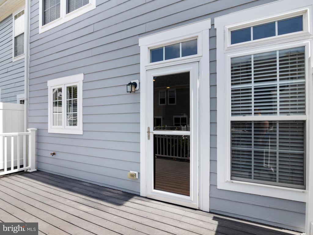 300 DIXON STREET 307