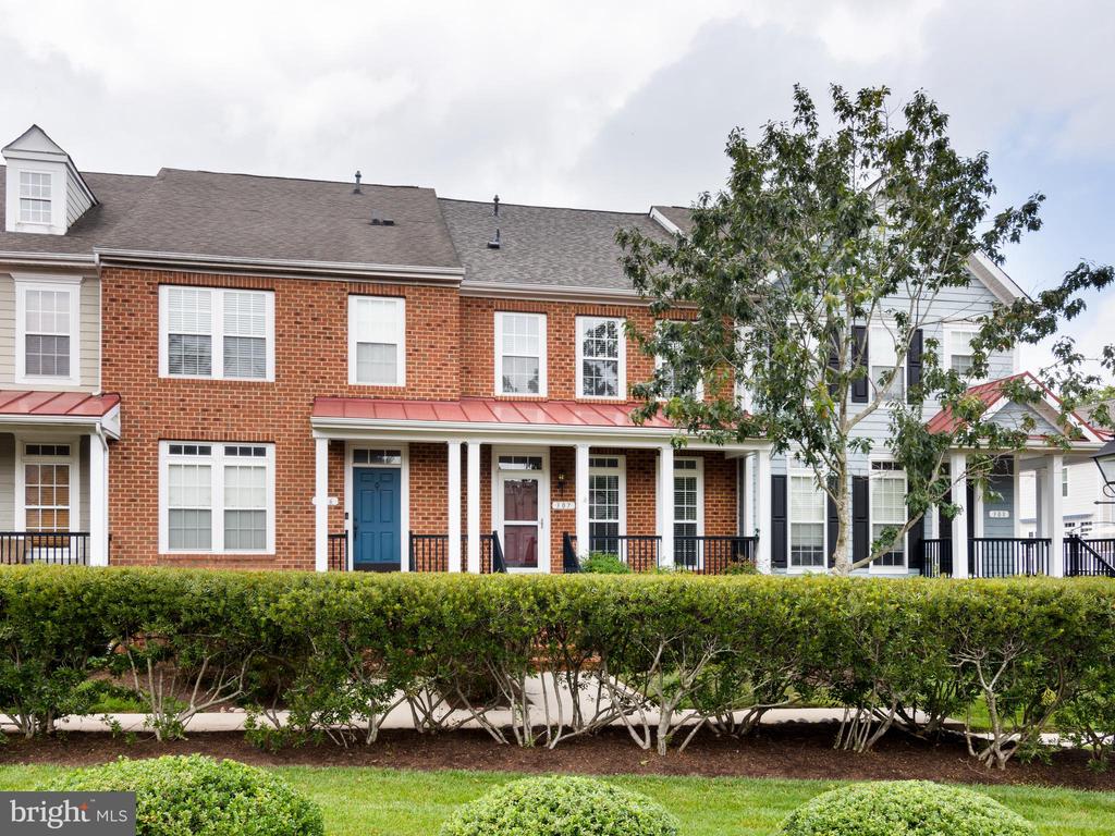 300 DIXON STREET 307