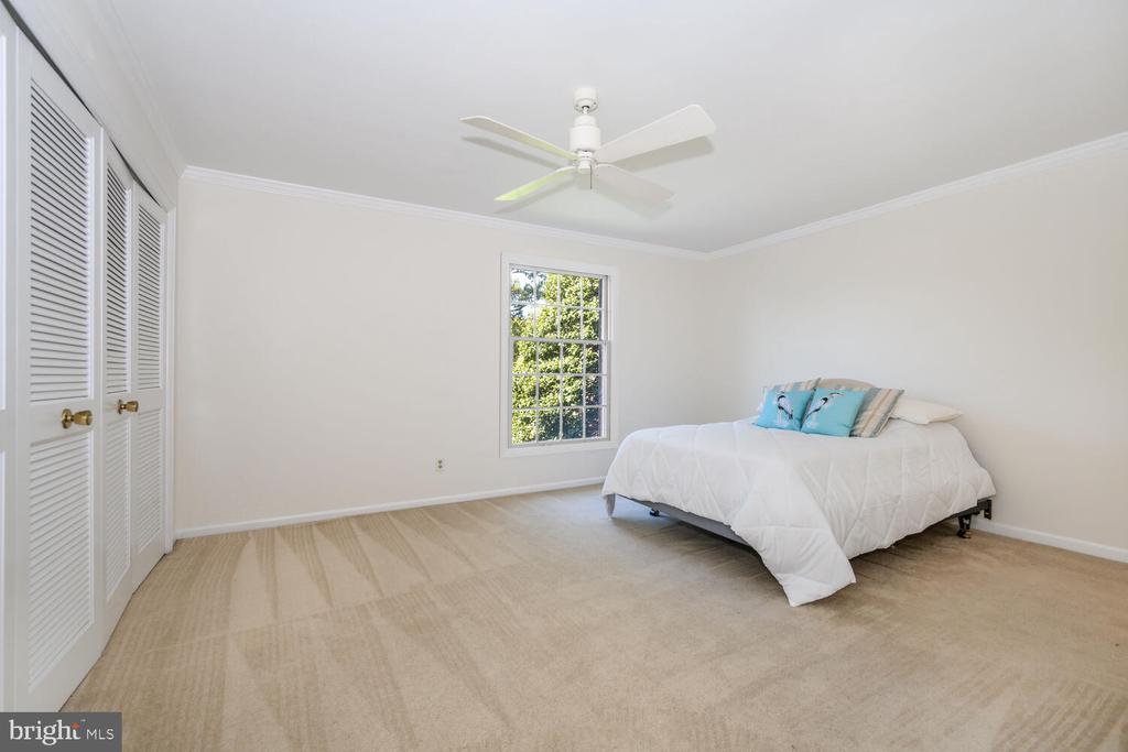 9539 QUAIL HOLLOW 303