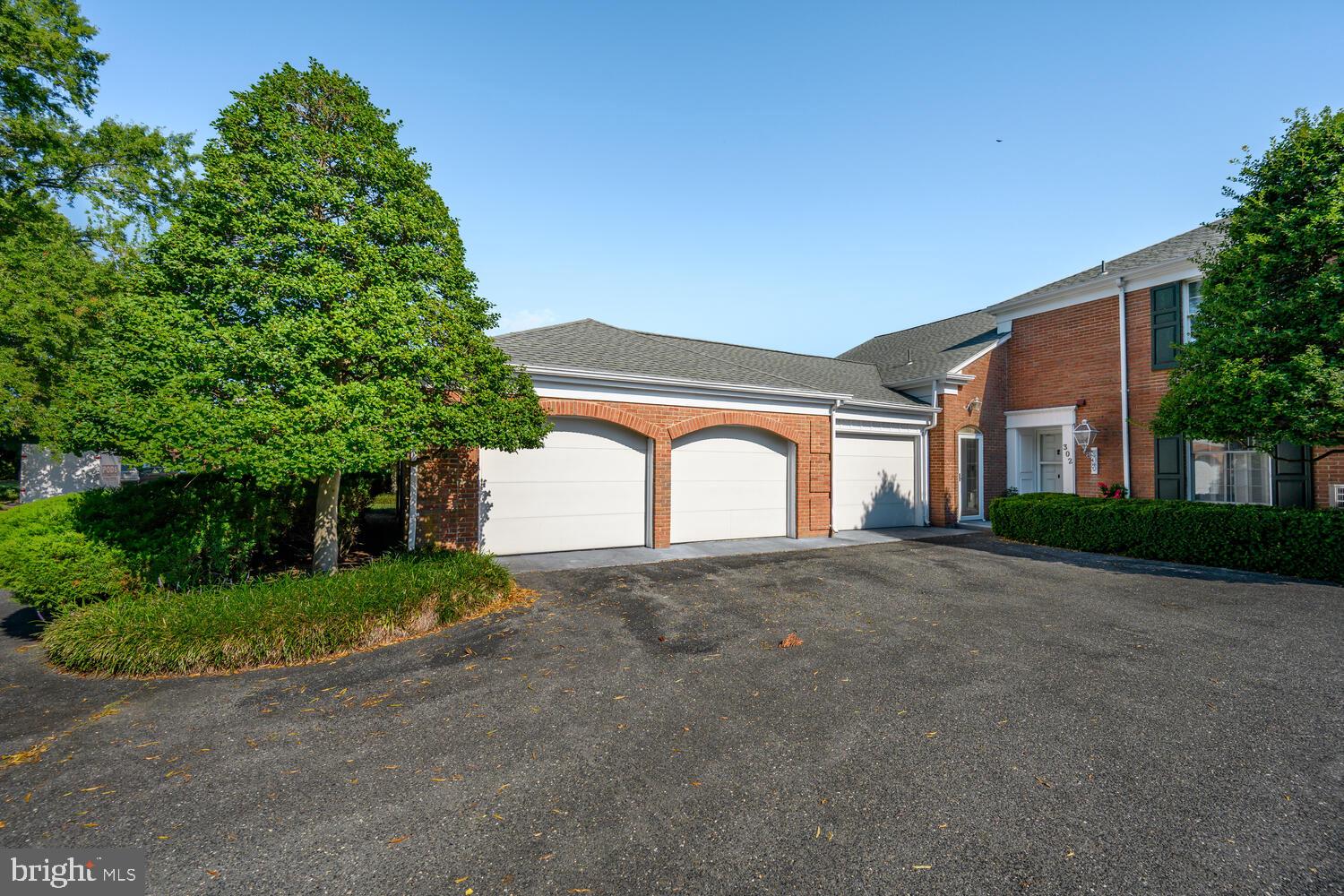 9539 QUAIL HOLLOW 303