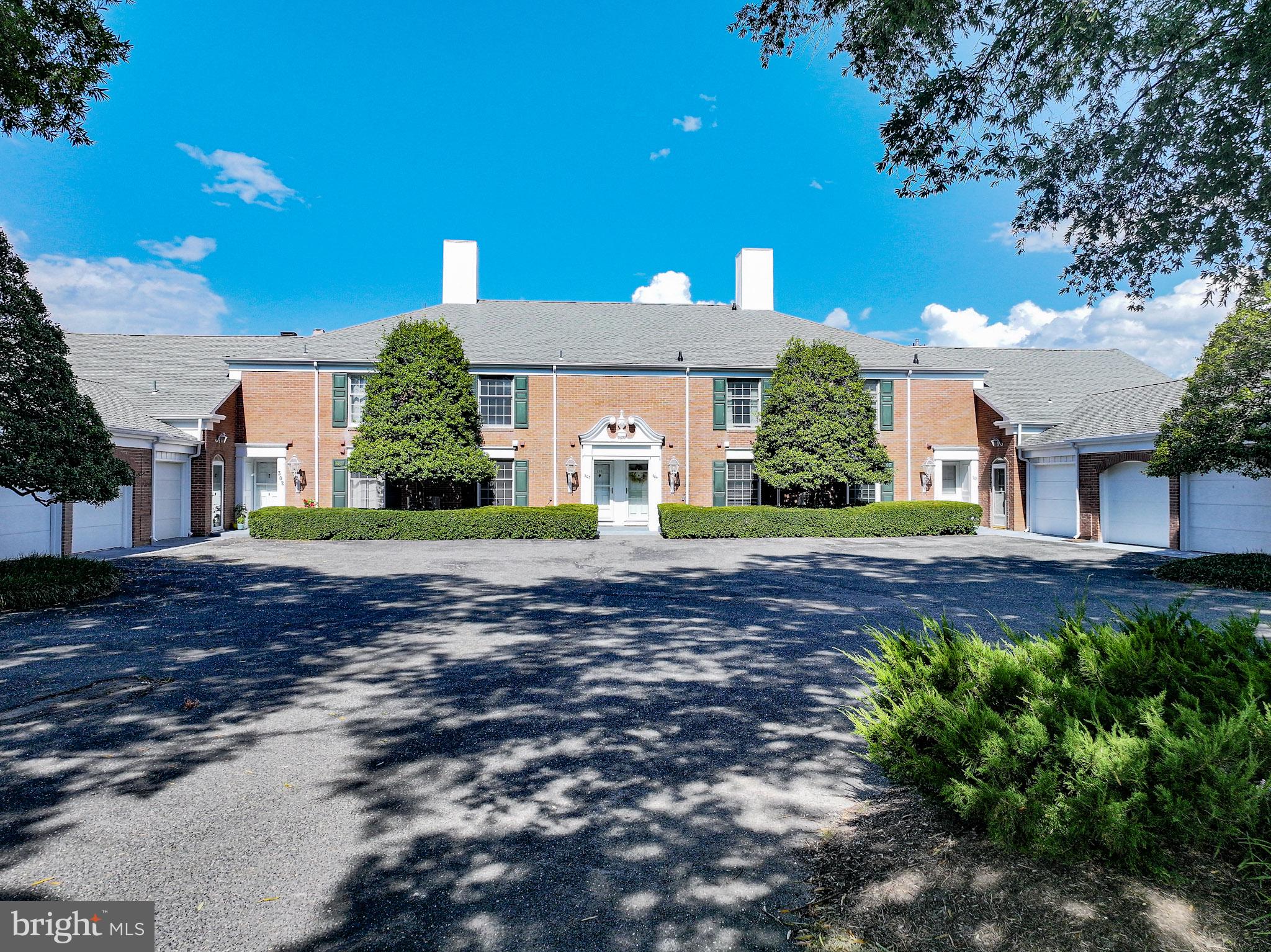 9539 QUAIL HOLLOW 303