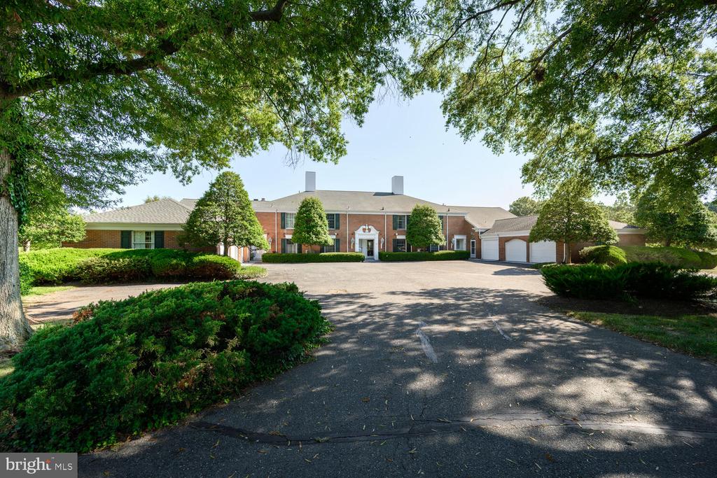 9539 QUAIL HOLLOW 303