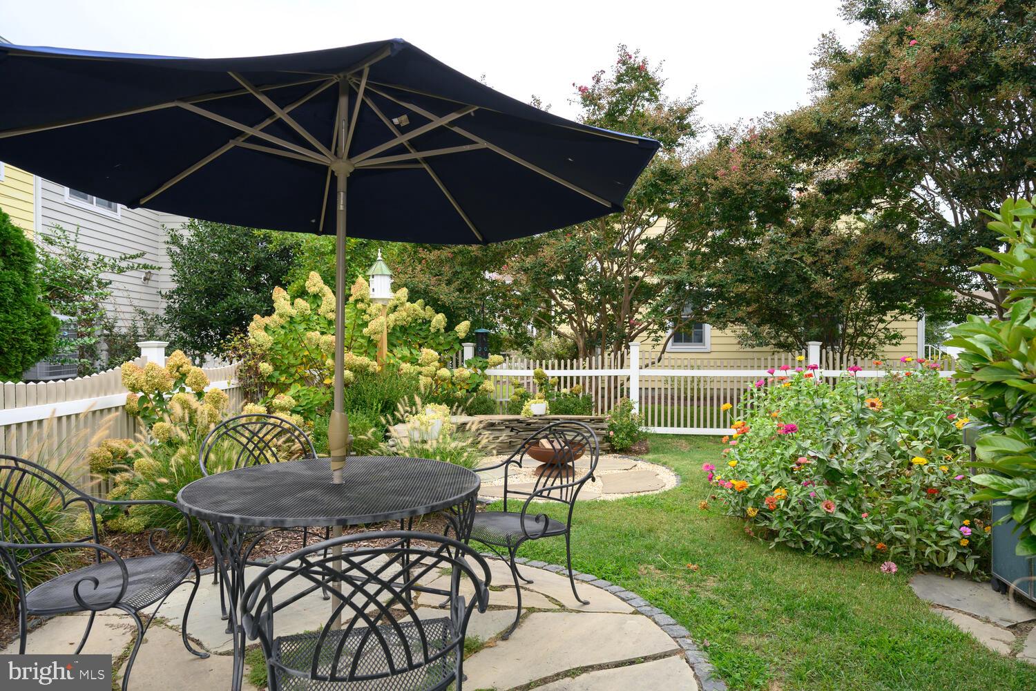 101 ROBES HARBOR COURT