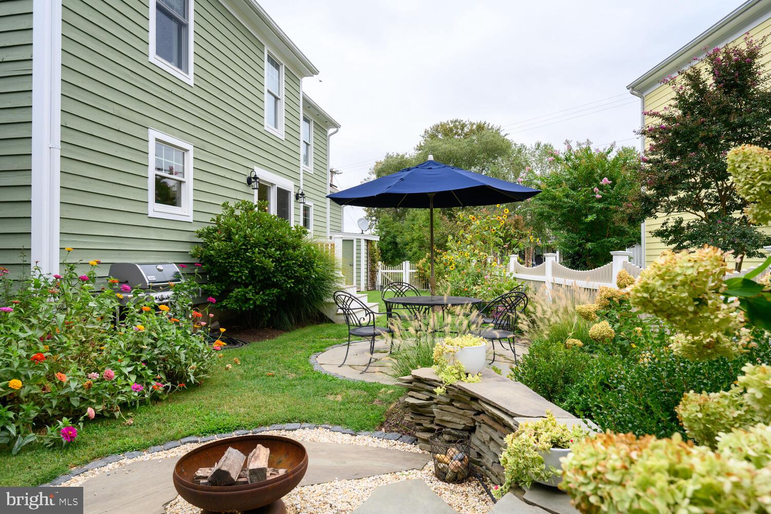 101 ROBES HARBOR COURT