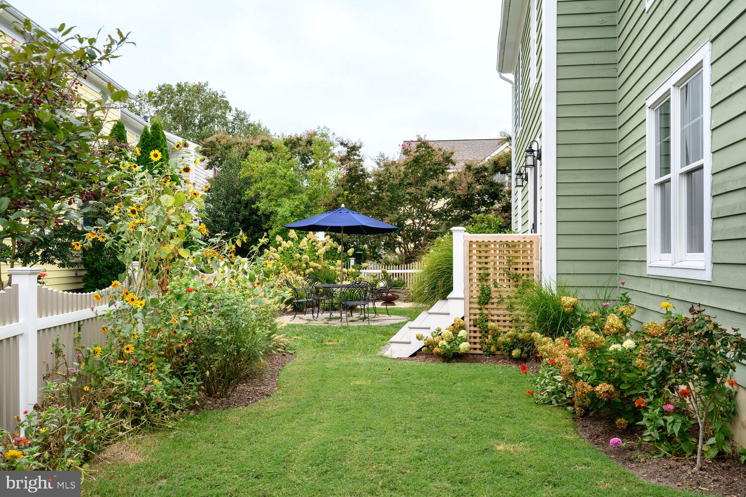 101 ROBES HARBOR COURT