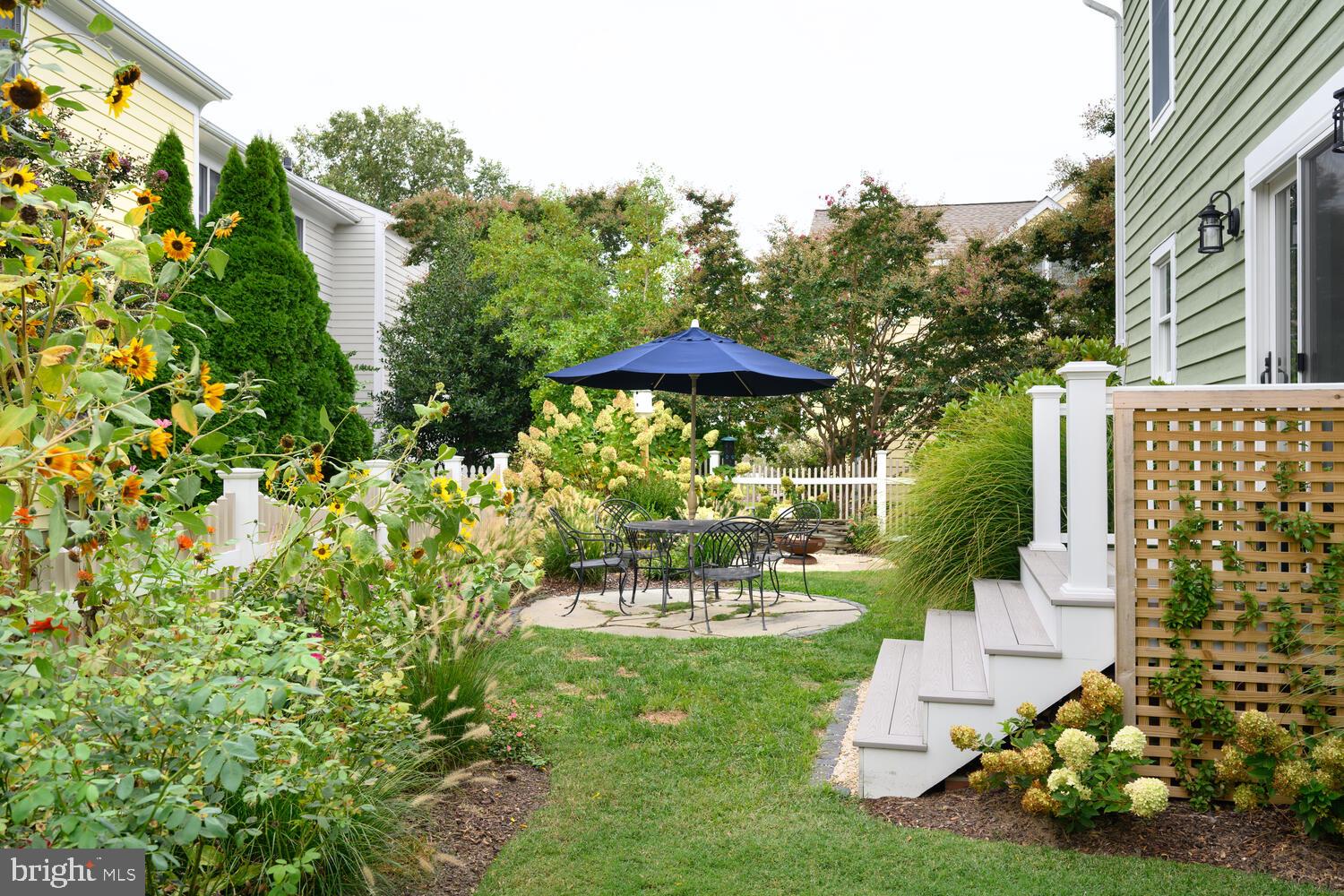 101 ROBES HARBOR COURT