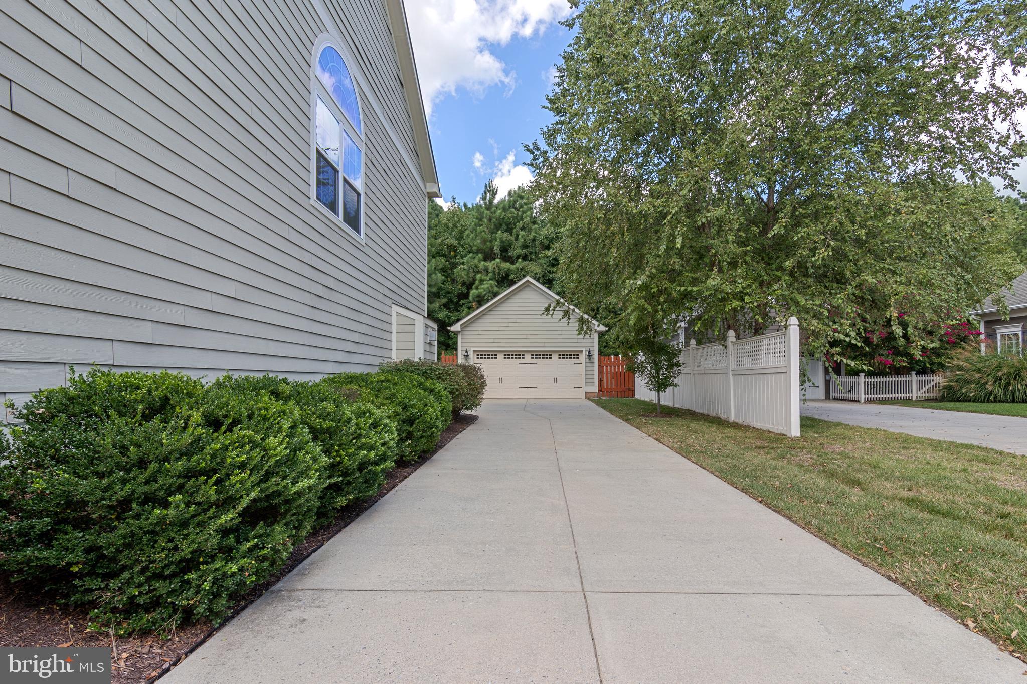 28309 VILLAGE LAKE WAY