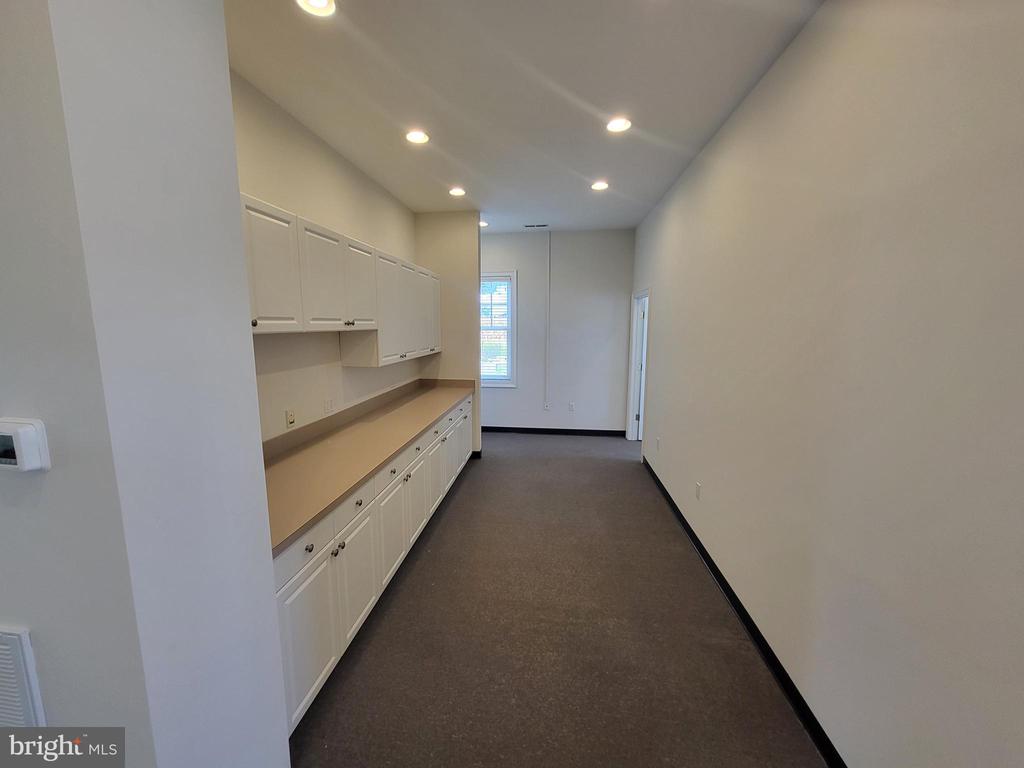 8626 BROOKS DRIVE