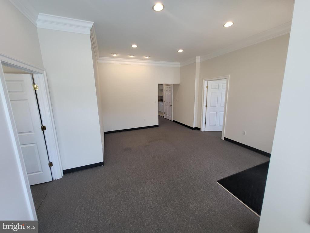 8626 BROOKS DRIVE