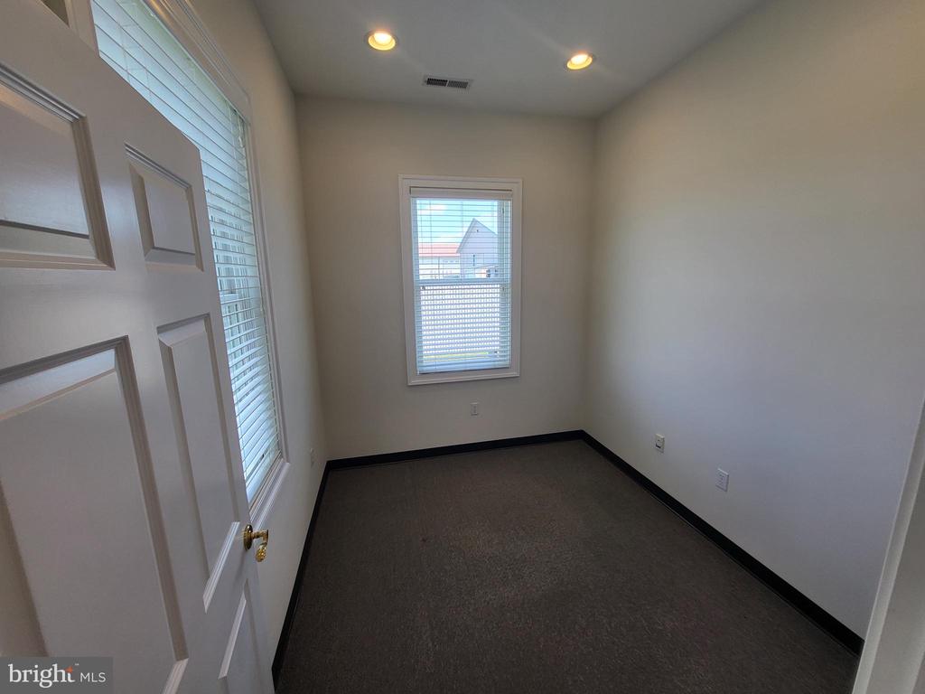 8626 BROOKS DRIVE