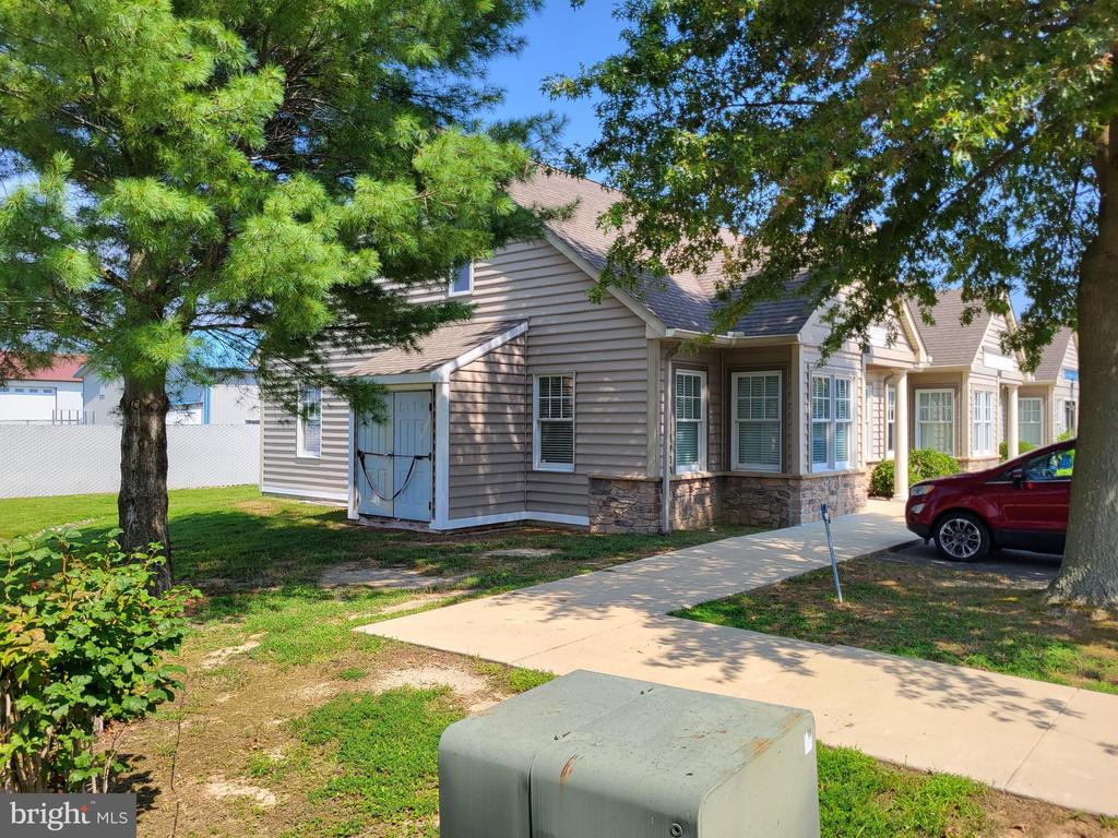 8626 BROOKS DRIVE