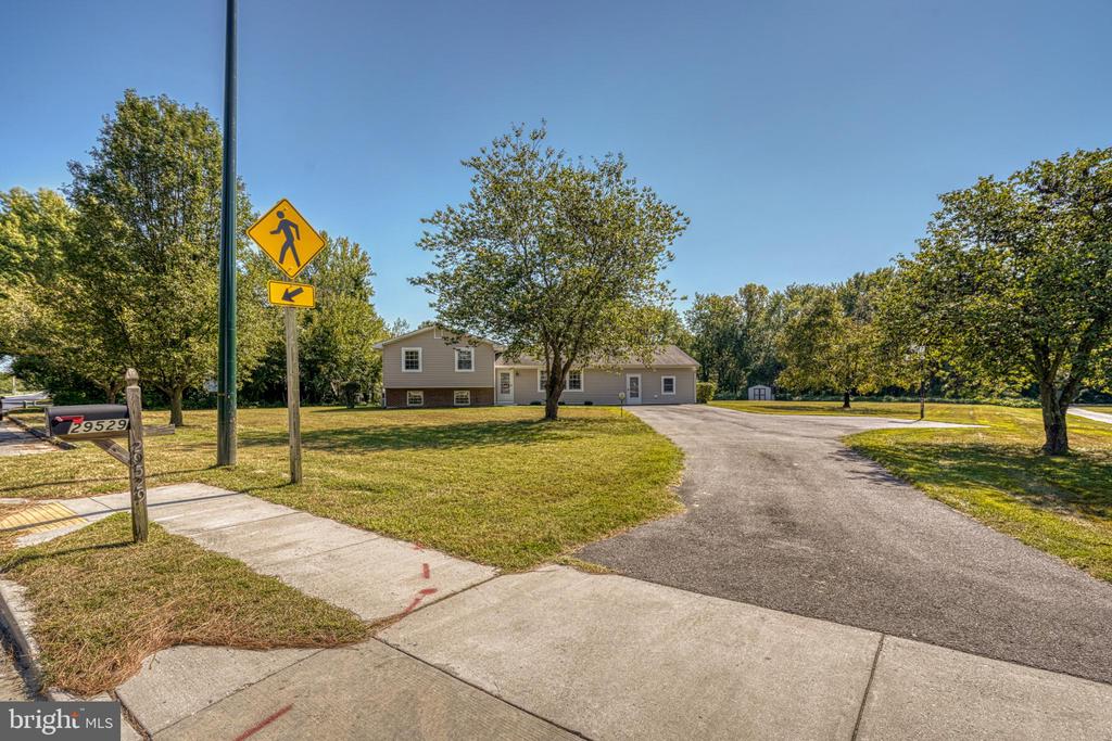 29529 DUTCHMANS LANE