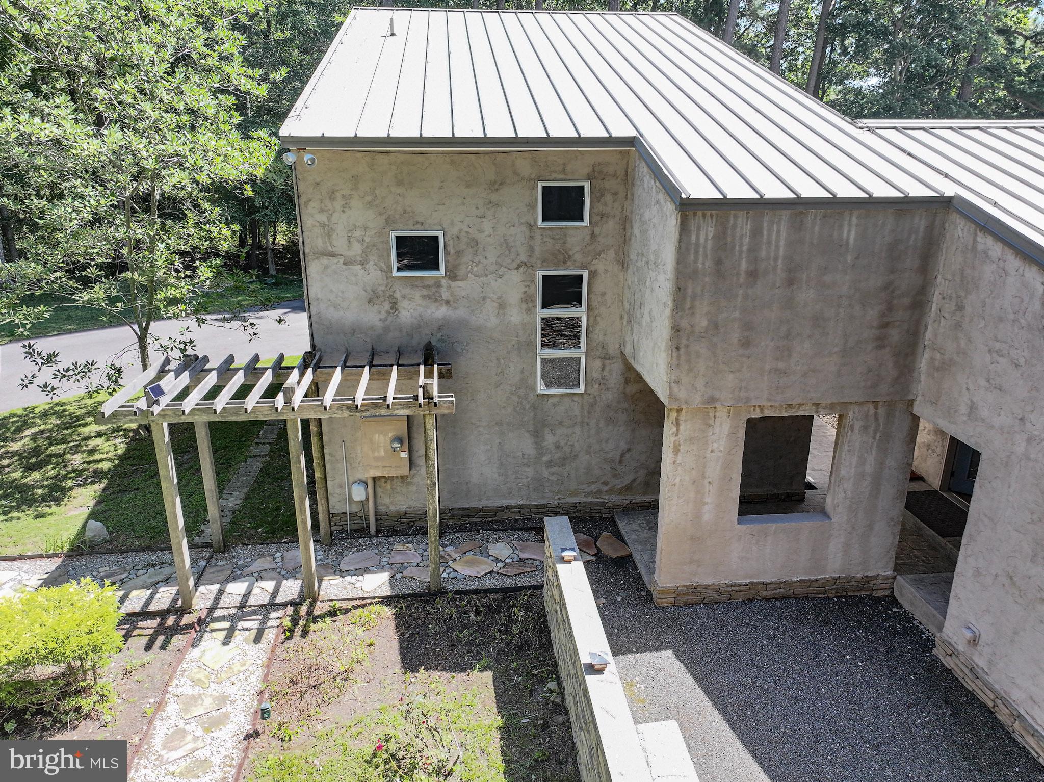 8453 INGLETON ROAD