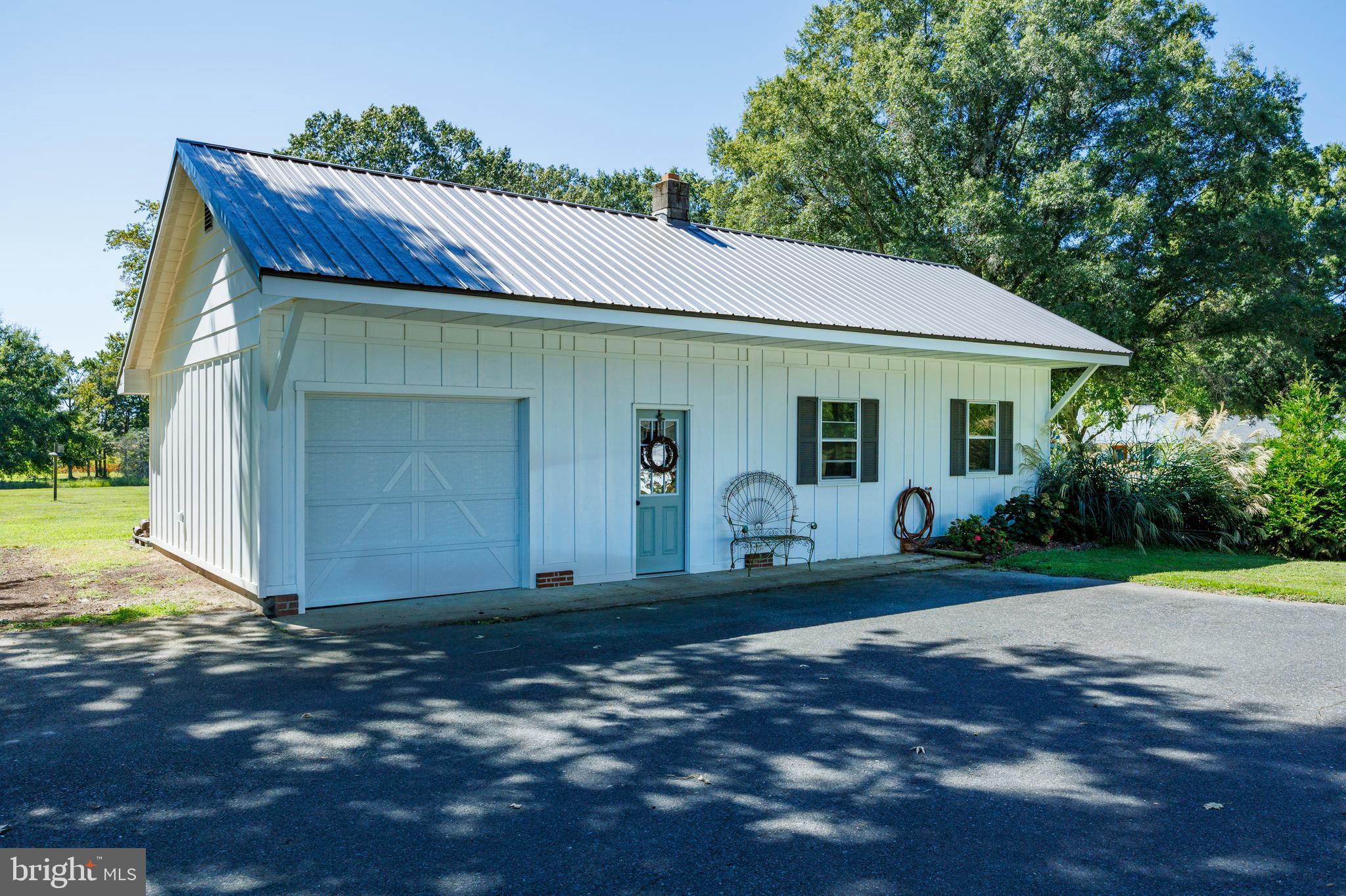 27047 PRESQUILE ROAD