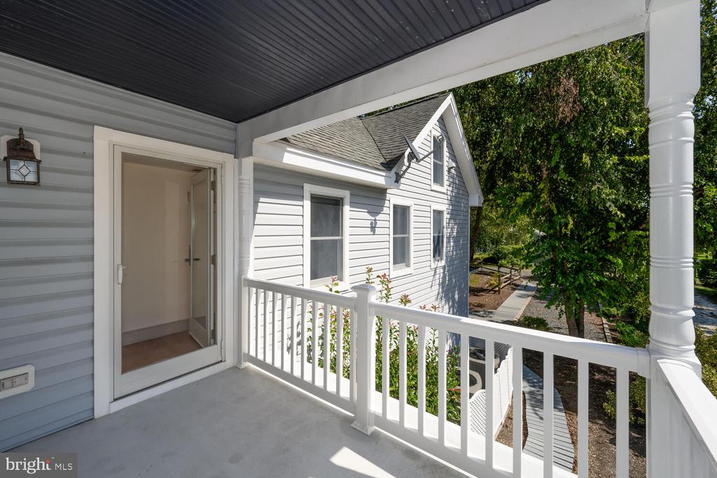 21368 FAIRBANK CIRCLE
