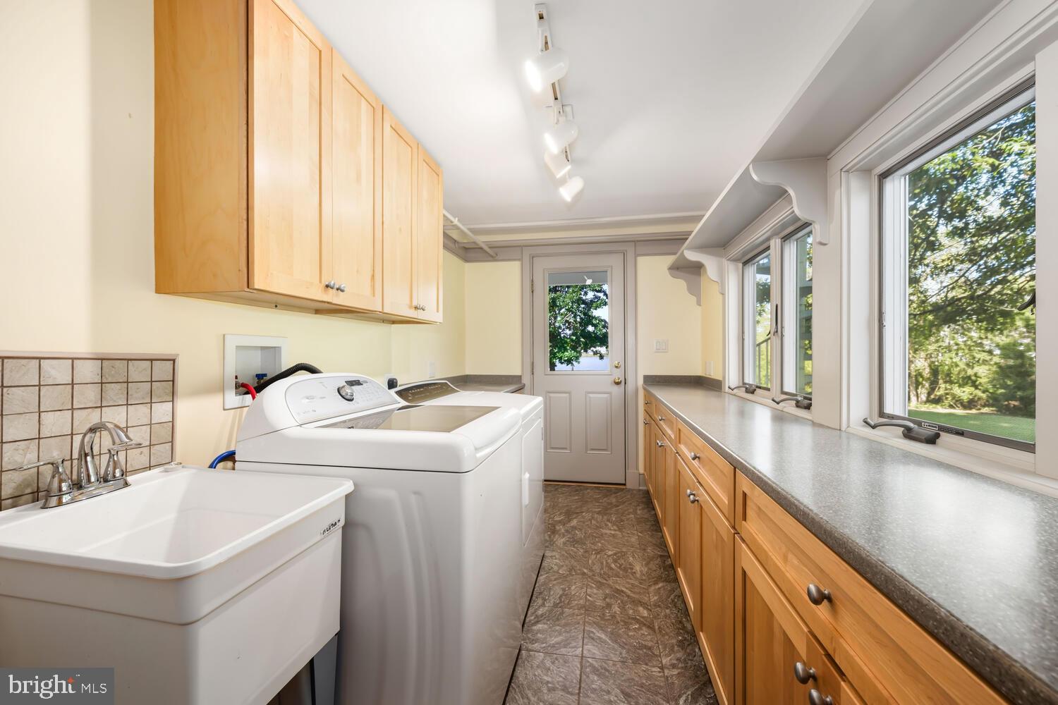 21368 FAIRBANK CIRCLE