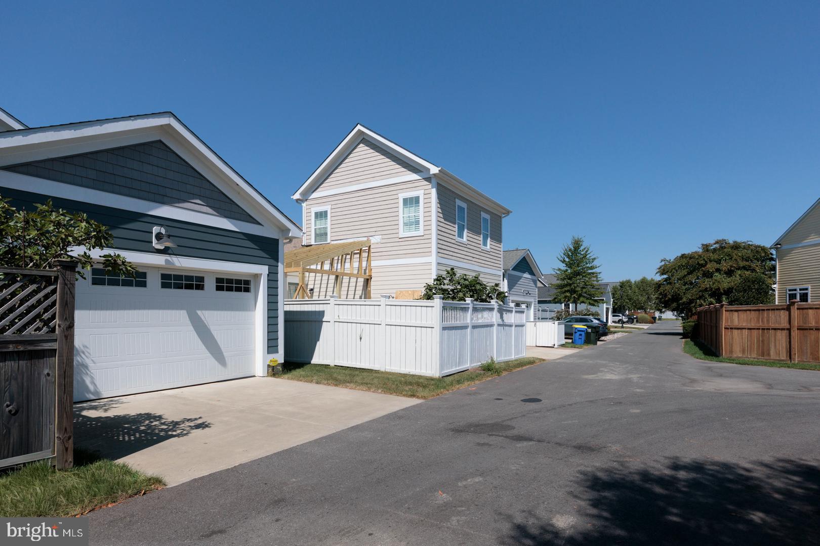 8061 N FORK BOULEVARD