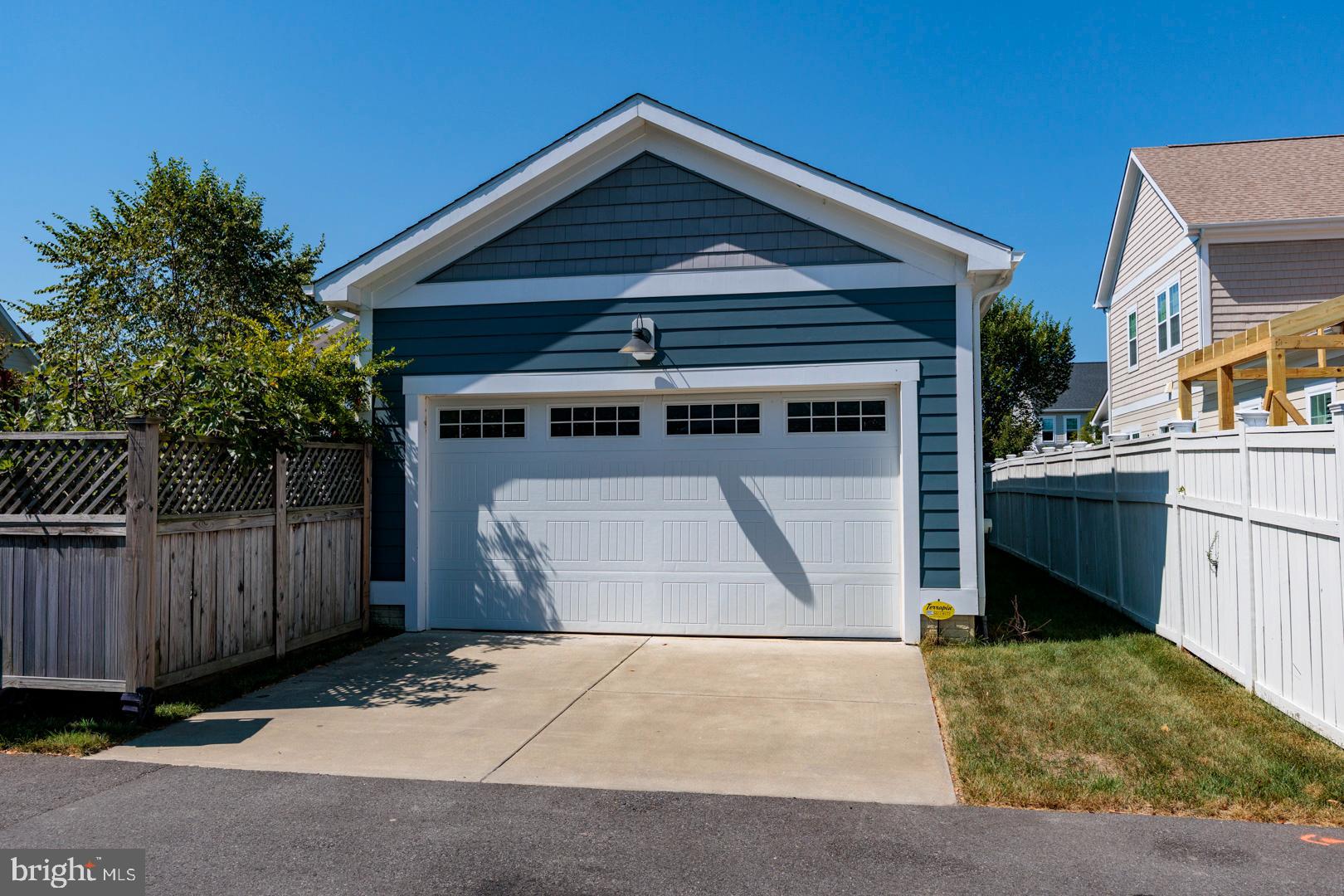 8061 N FORK BOULEVARD