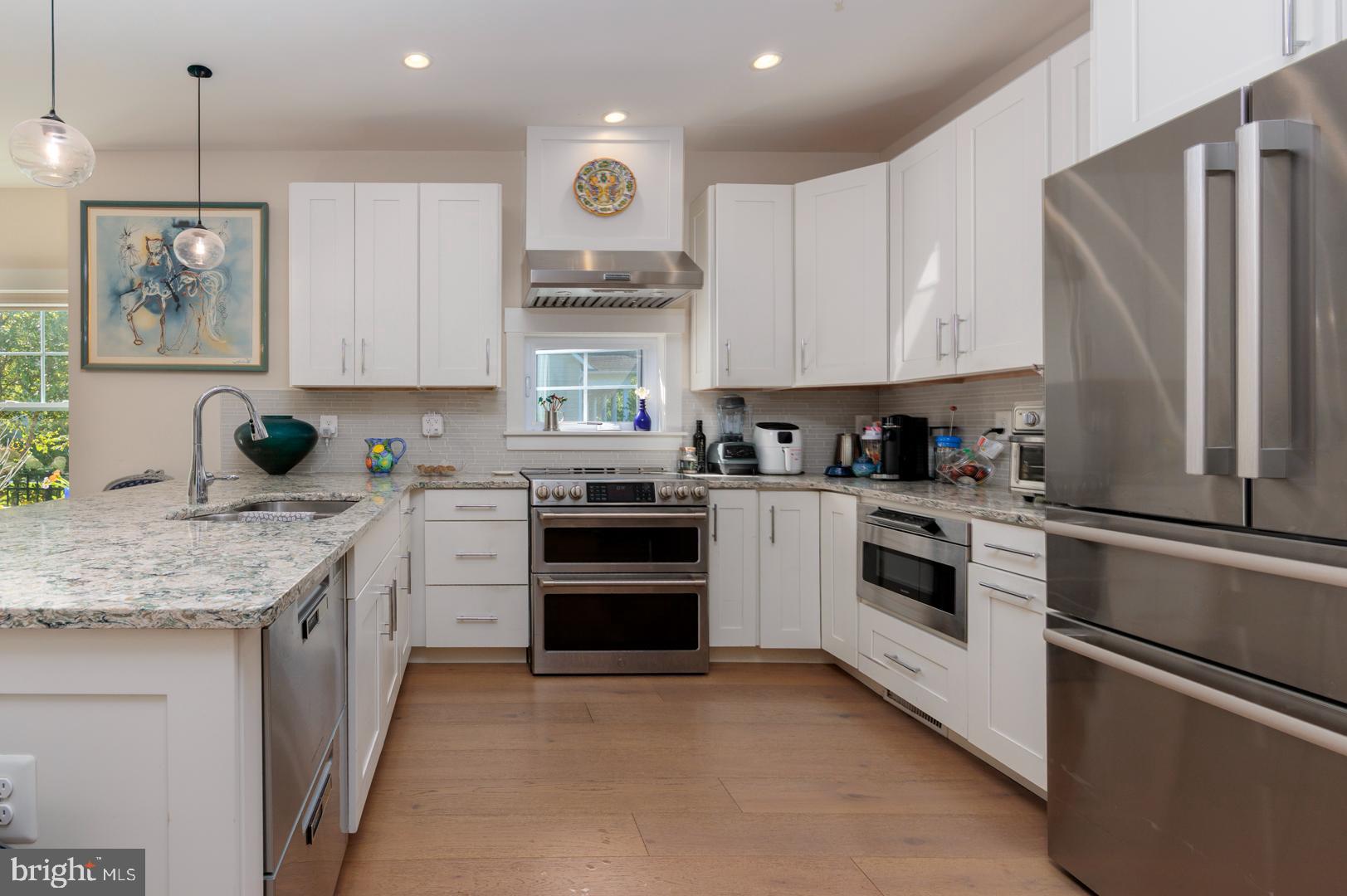 8061 N FORK BOULEVARD