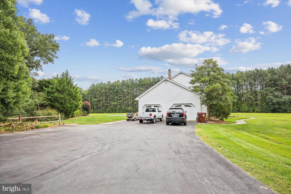 9517 GULLEYS COVE LANE
