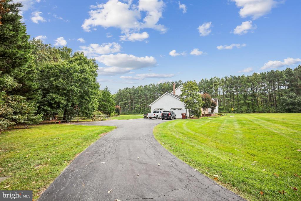 9517 GULLEYS COVE LANE
