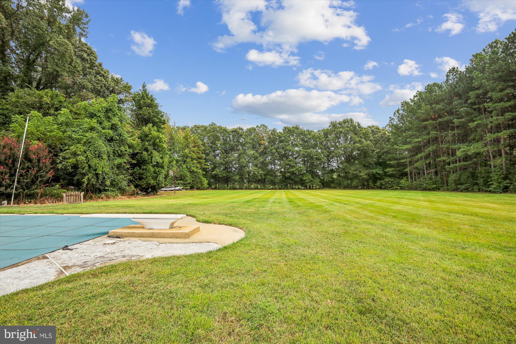 9517 GULLEYS COVE LANE
