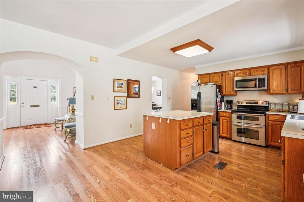 9517 GULLEYS COVE LANE