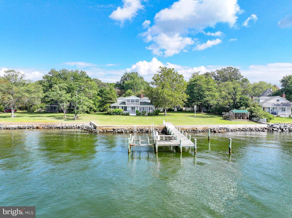 9998 WADES FARM LANE