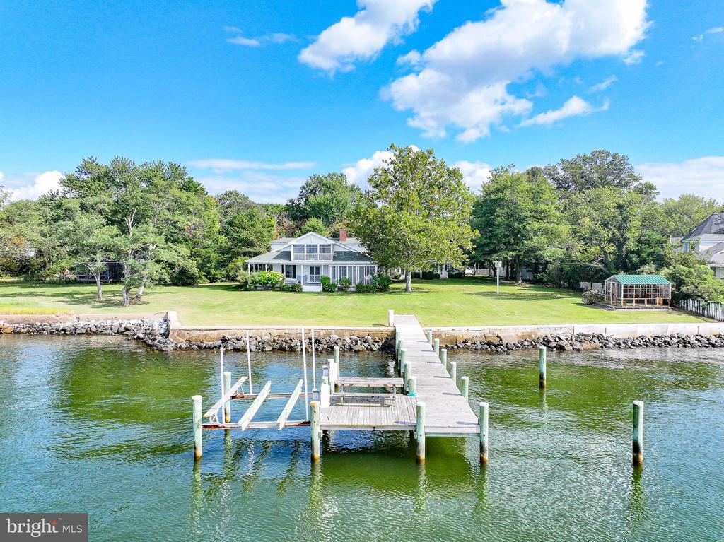 9998 WADES FARM LANE