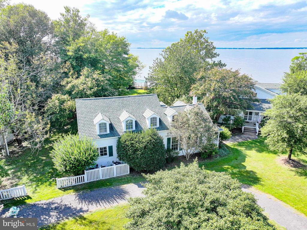 9998 WADES FARM LANE