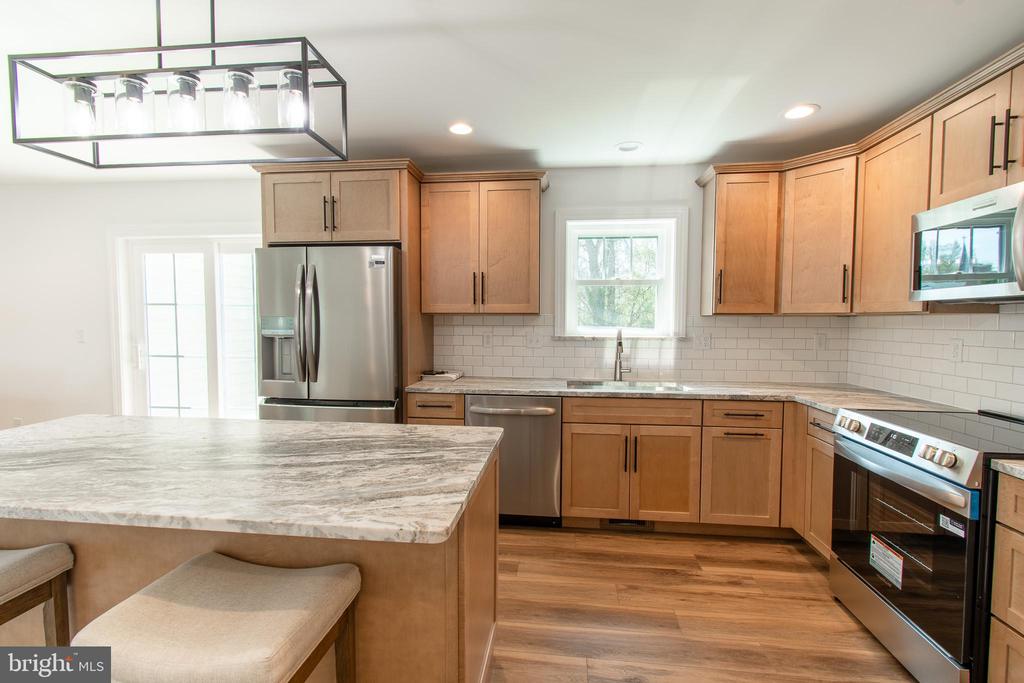 18 SANDY LANE