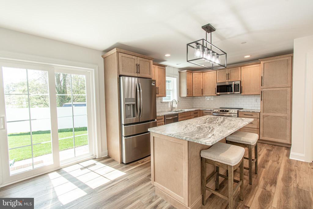 18 SANDY LANE