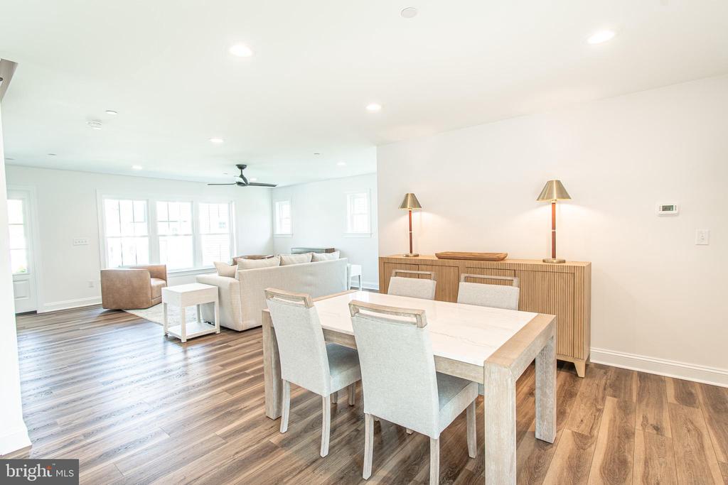 18 SANDY LANE