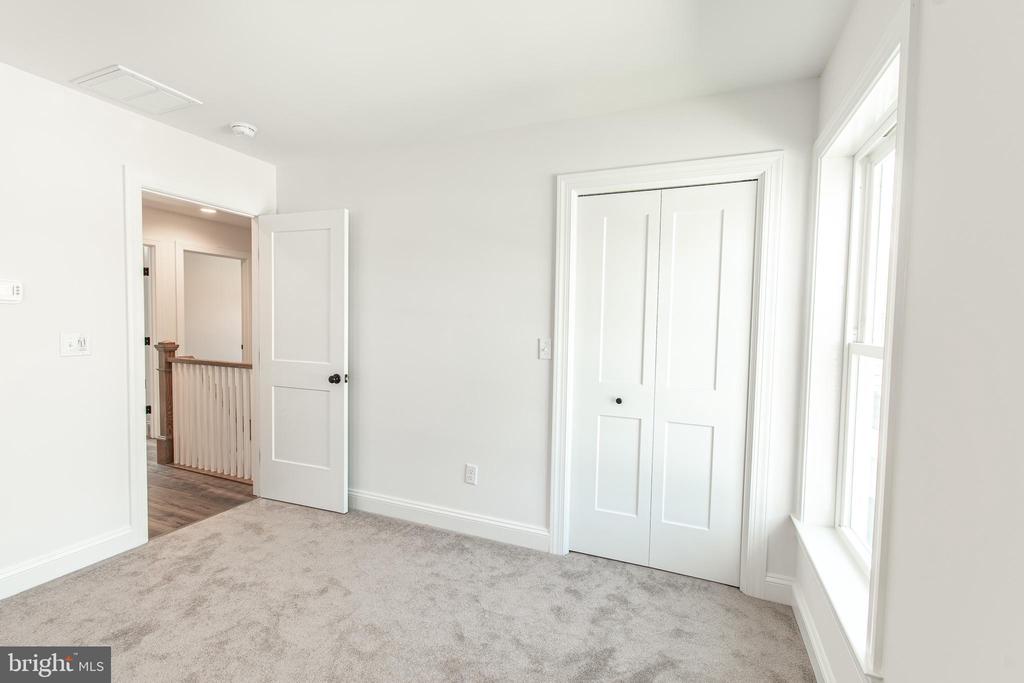 18 SANDY LANE