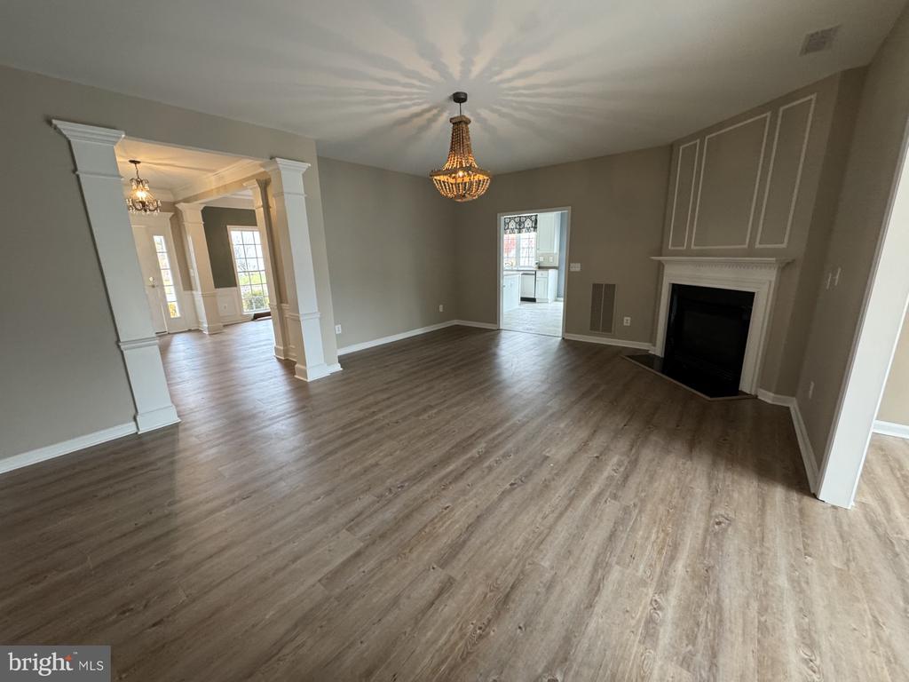 7482 JEFFREYS WAY