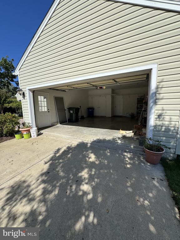 7482 JEFFREYS WAY