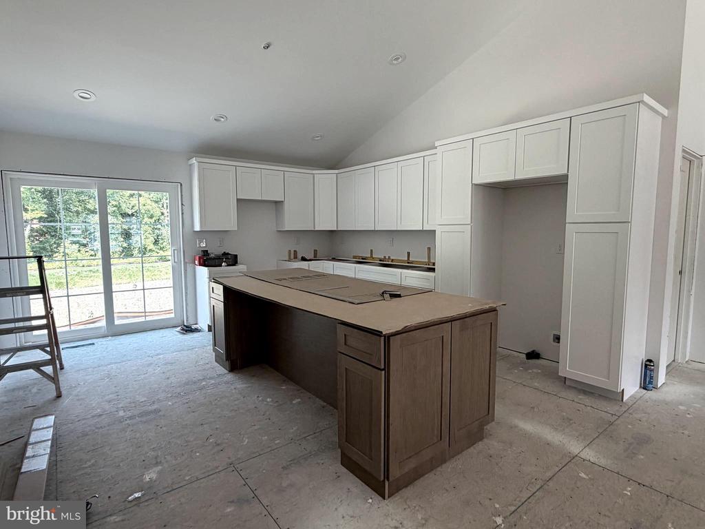 13 SANDY LANE